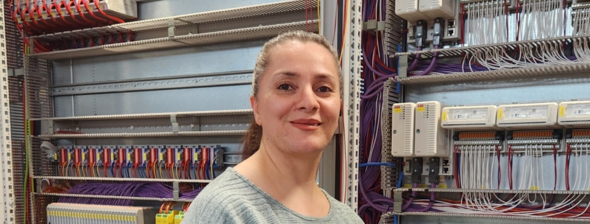 Neue Mitarbeiterin im Schaltschrankbau